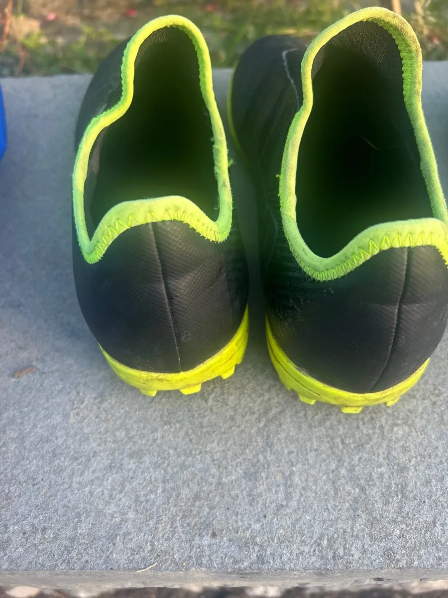 Soccer astro boots - Image 4