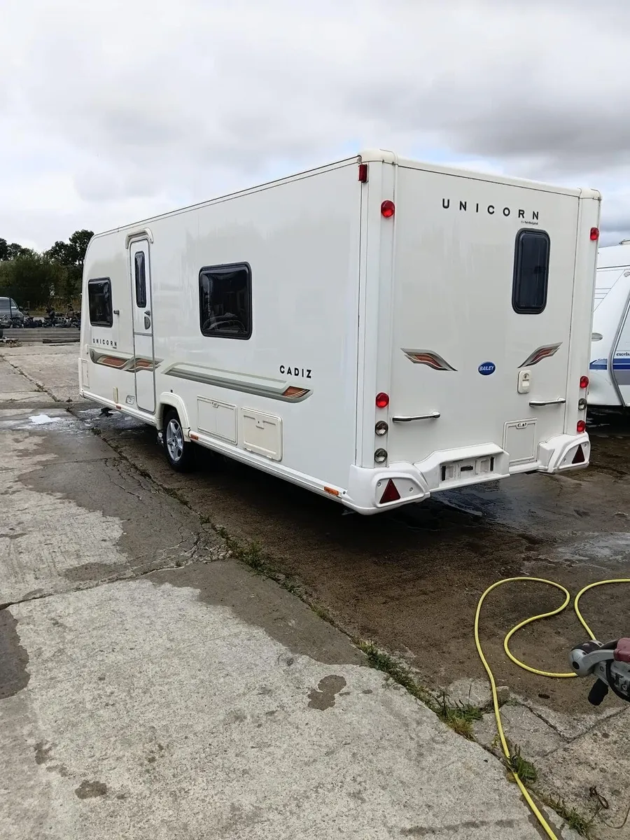 Bailey unicorn cadiz fixed single beds - Image 4