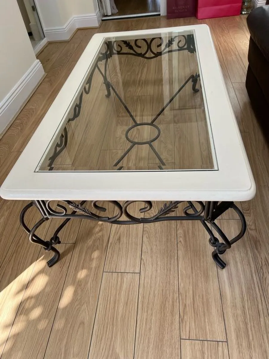 Coffee table Swords area - Image 2