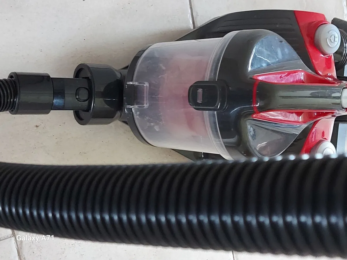 Essentials Vacuum Cleaner Model C700VC18, in excel - Image 2