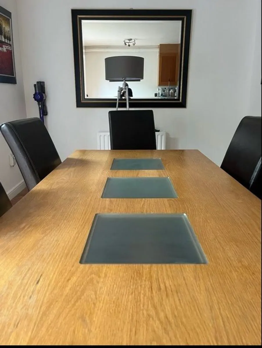 Free to go- table and chairs - Image 4