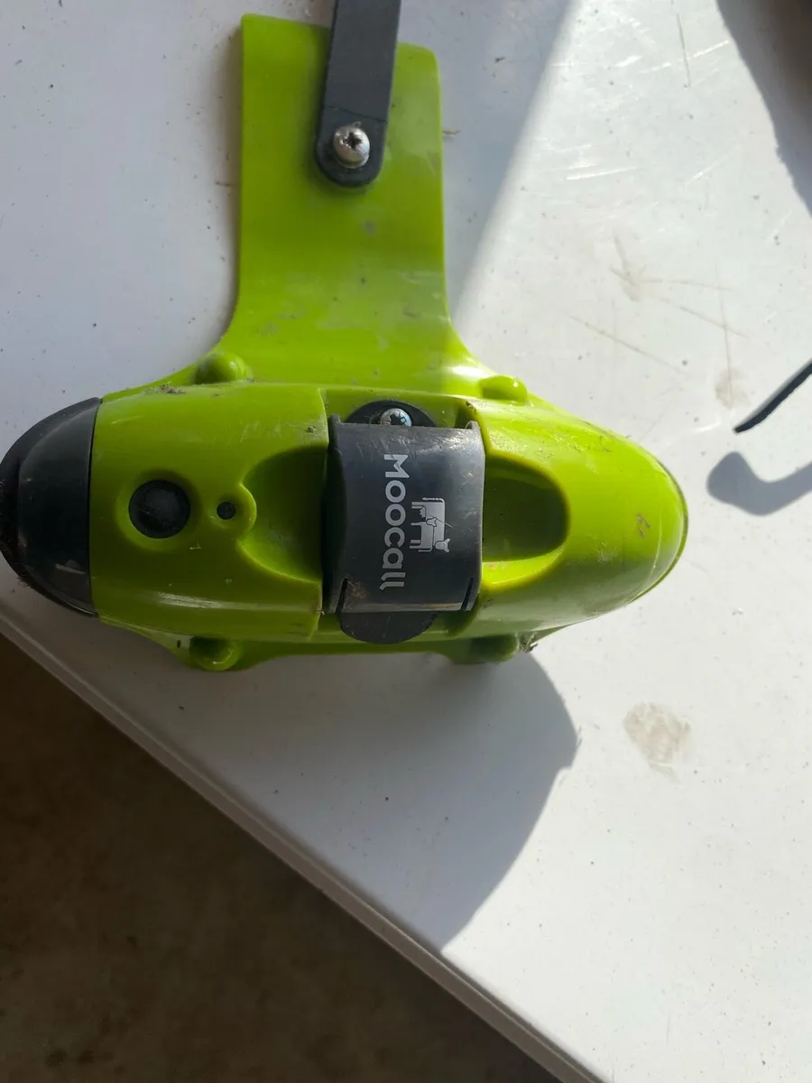 2 second hand Mooheat heat detection collars - Image 1