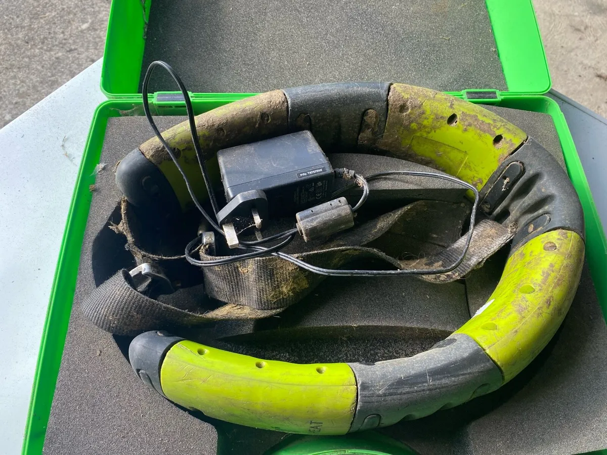 2 second hand Mooheat heat detection collars - Image 3