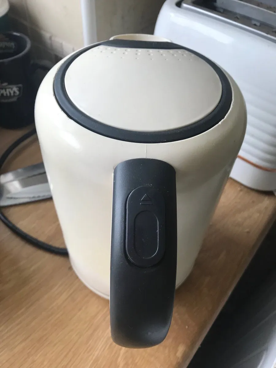 Bosch 1.7 litre Kettle - Image 2
