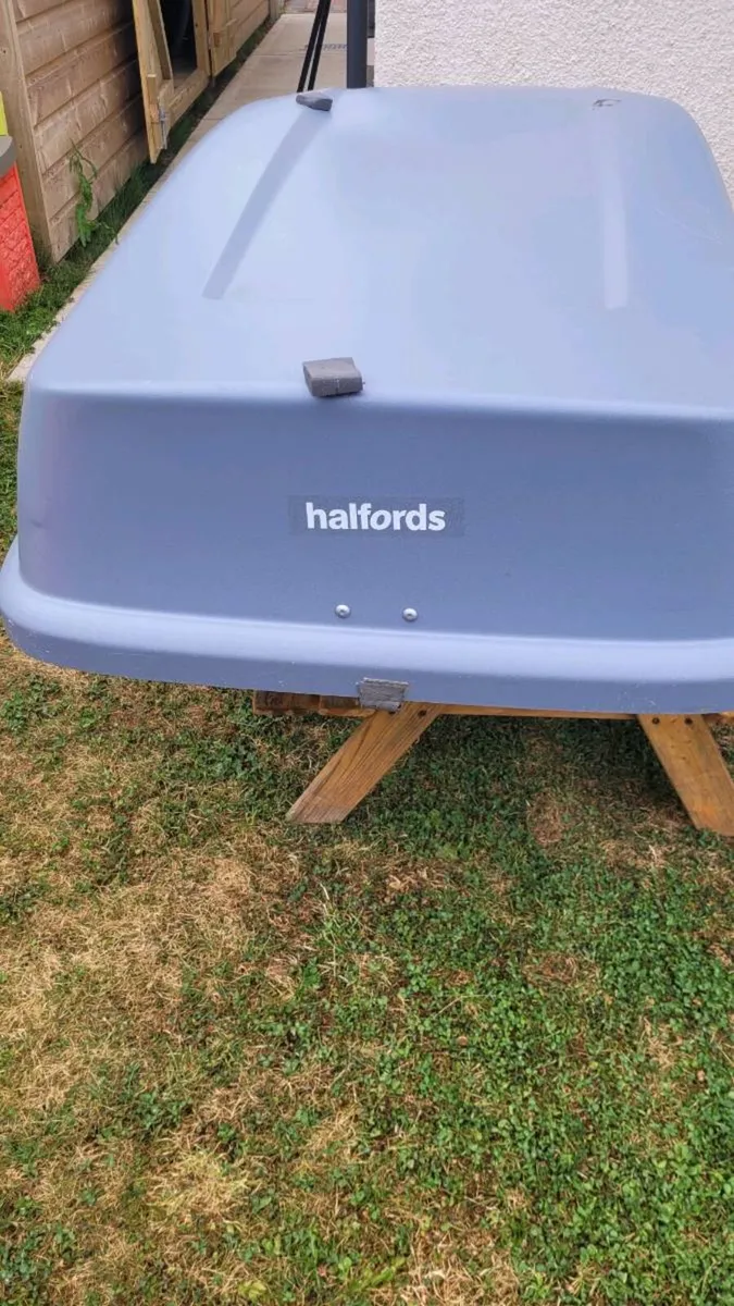 Car Roof Box - Image 1