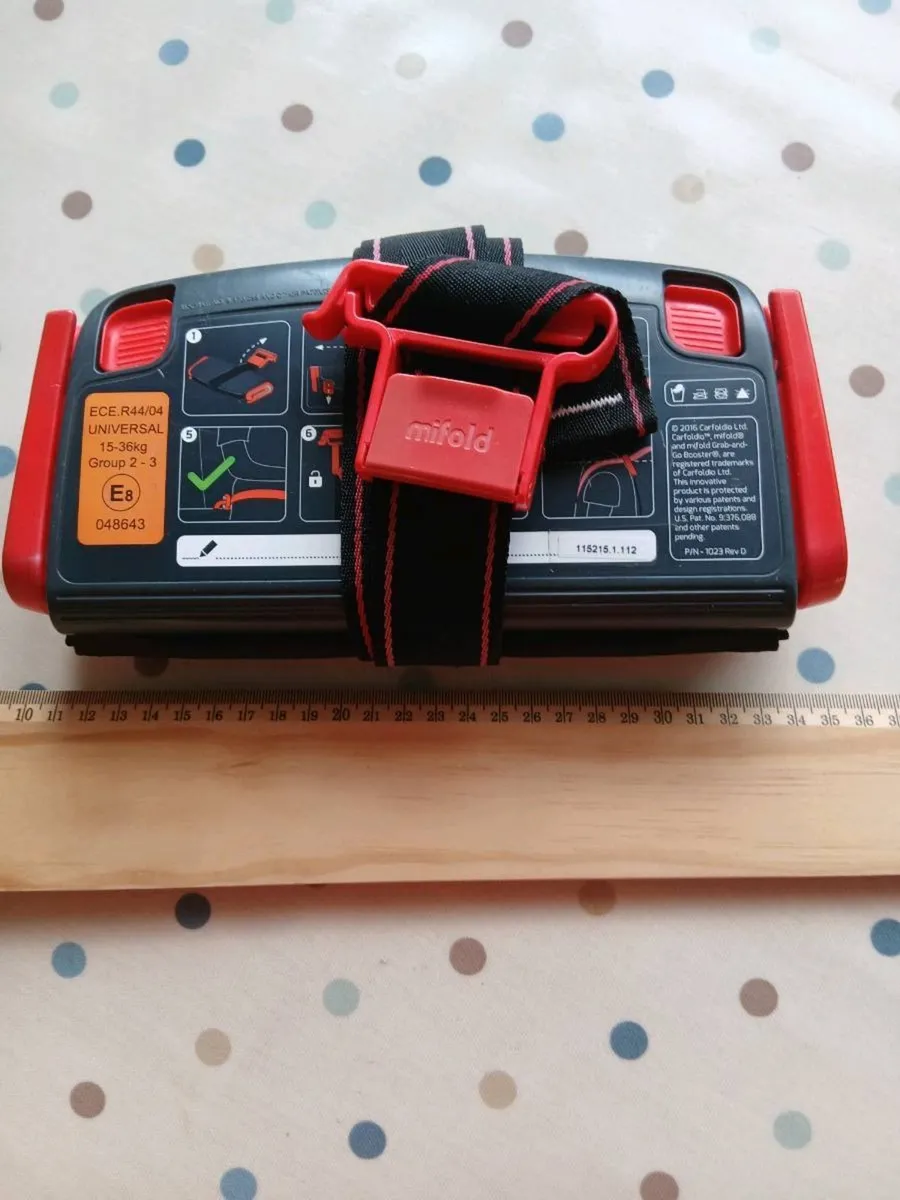 Mifold Booster Car Seat - Image 4