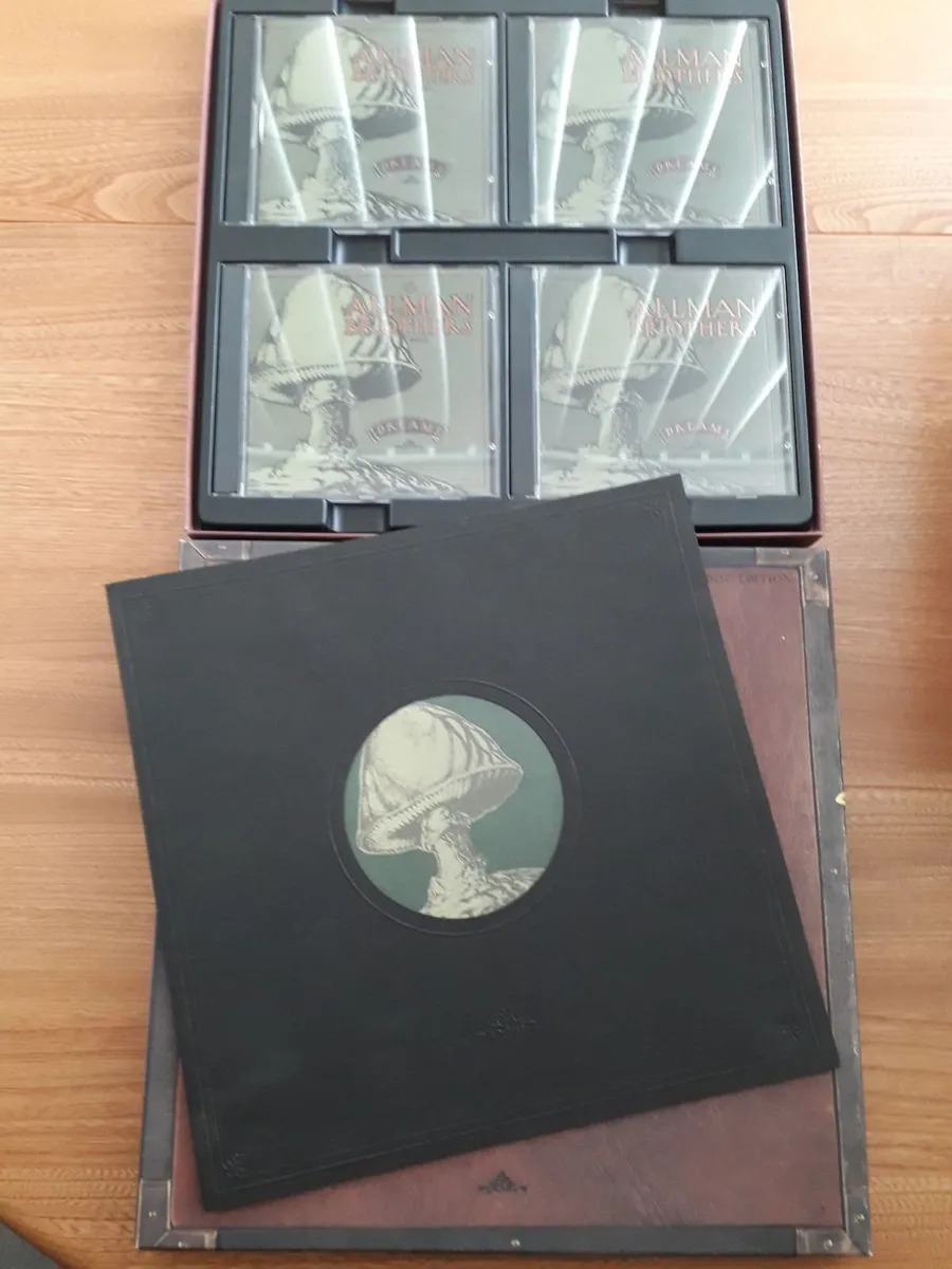 5 x CD Box Sets CSN Allman Bros Doobie Bros L.Feat - Image 2