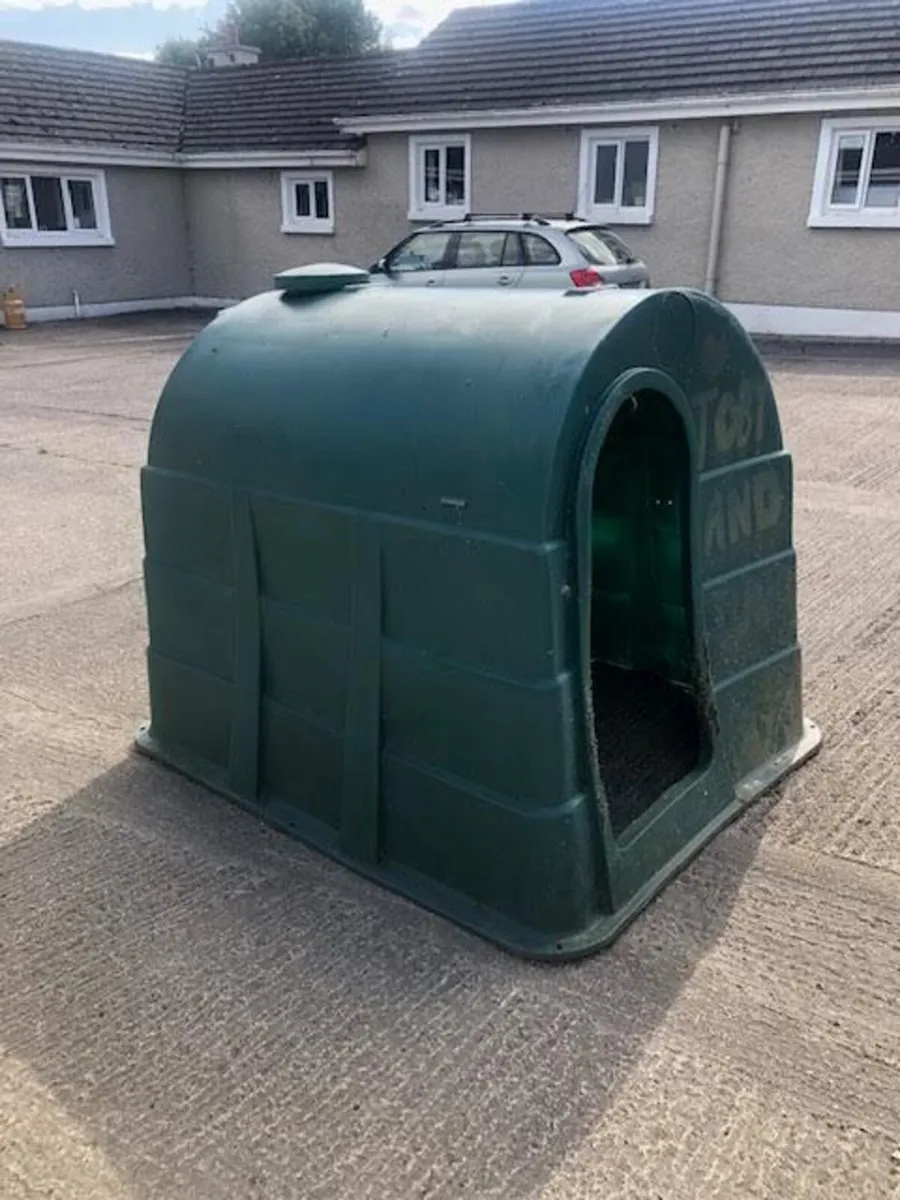Calf Hutch - Image 1