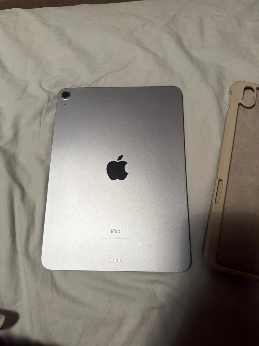 Apple iPad Air - Image 2