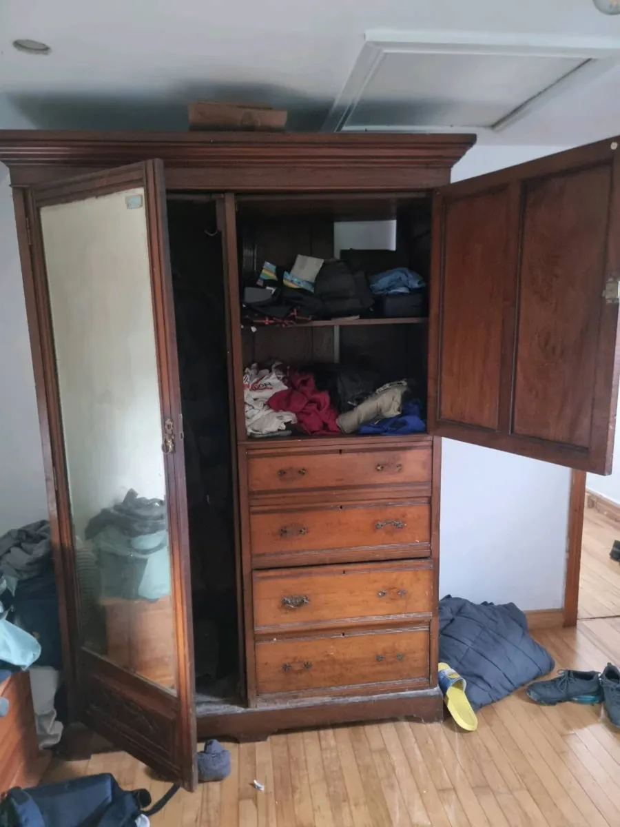 Antique wardrobe - Image 3