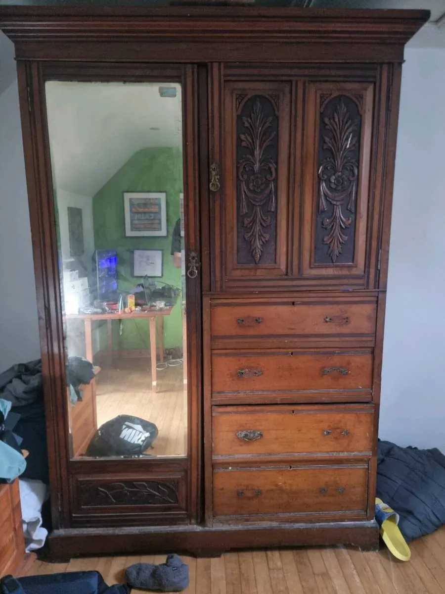 Antique wardrobe - Image 1