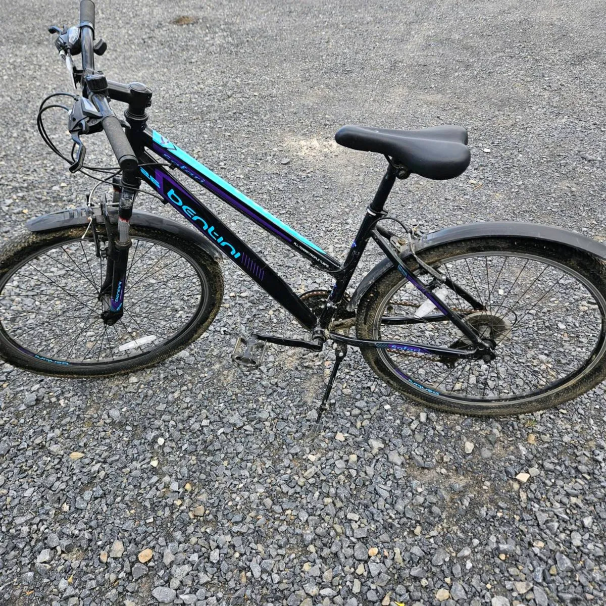 Girl's Bicycle Age 10-15 years - Image 1