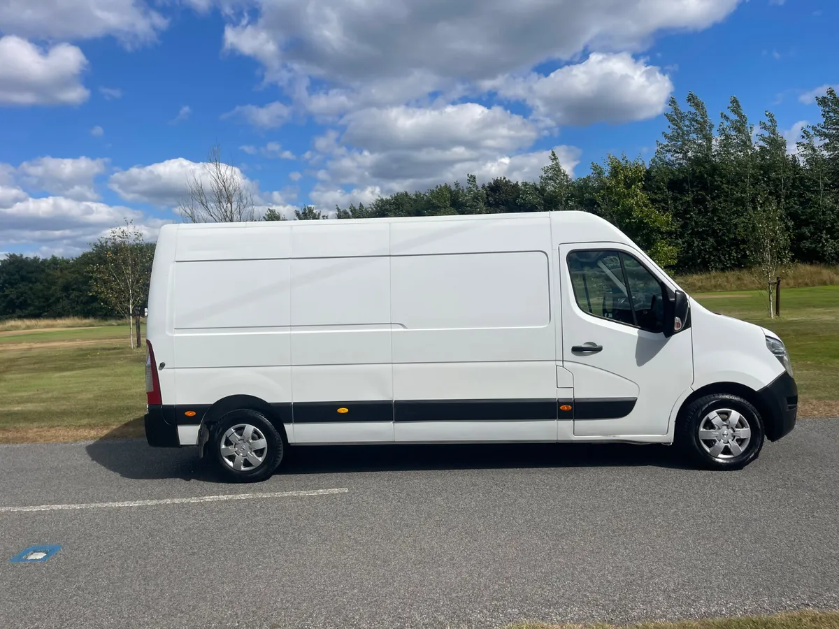 Nissan NV400 2018 “PRICE IS VAT INCLUDED” - Image 2