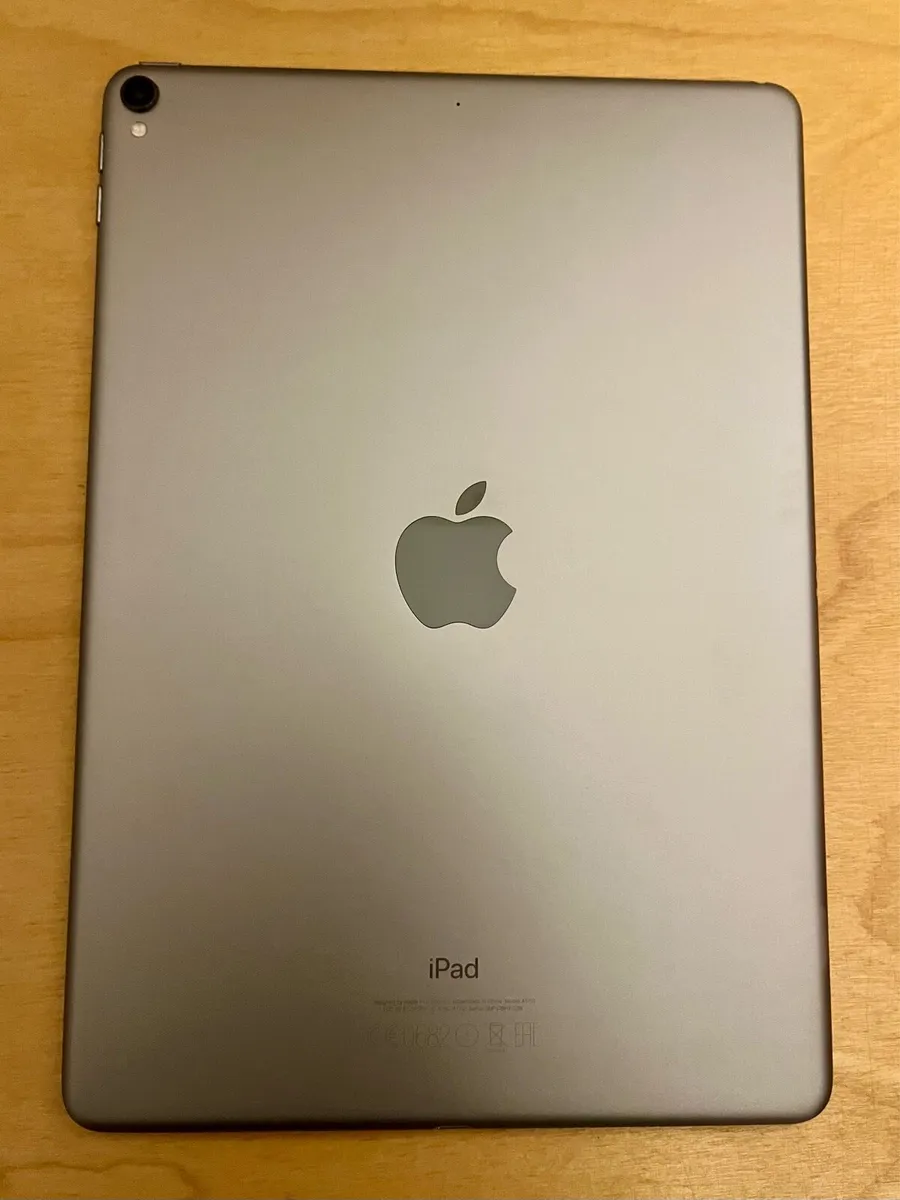 Apple iPad Pro 10.5 inch 64GB Space Grey (WiFi) - Image 3