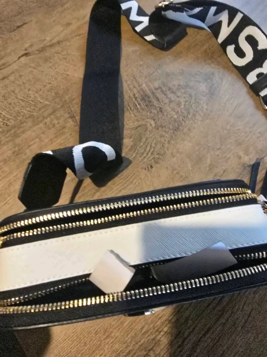 Marc jacobs mock bag new with tags - Image 4
