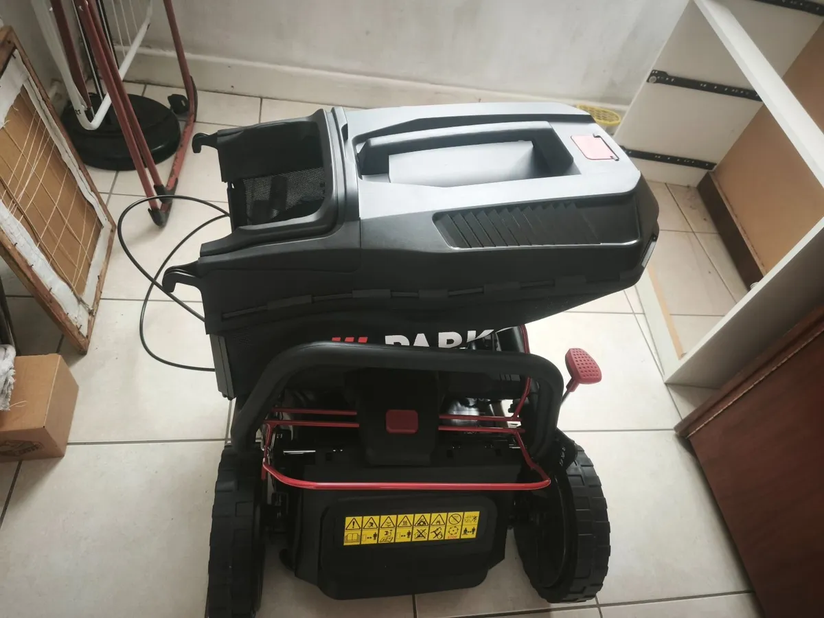 Parkside Performance Petrol Lawnmower 3.5HP - Image 4