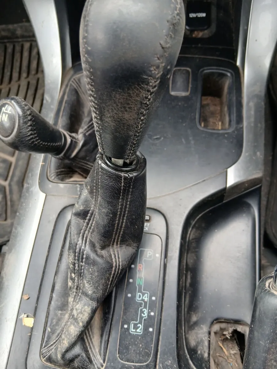 Toyota Land Cruiser 2006 - Image 3