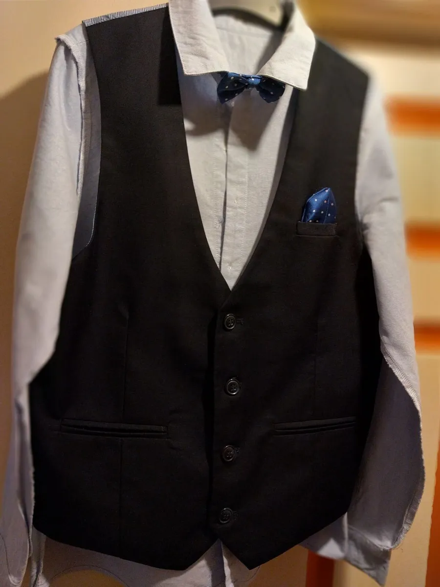 3 piece boys suit - Image 1