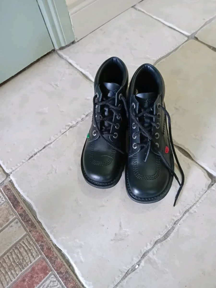 Kickers ladies boots - Image 3