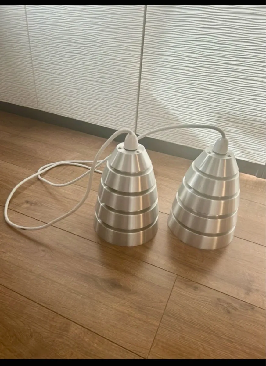 2 hanging lamps - Image 1