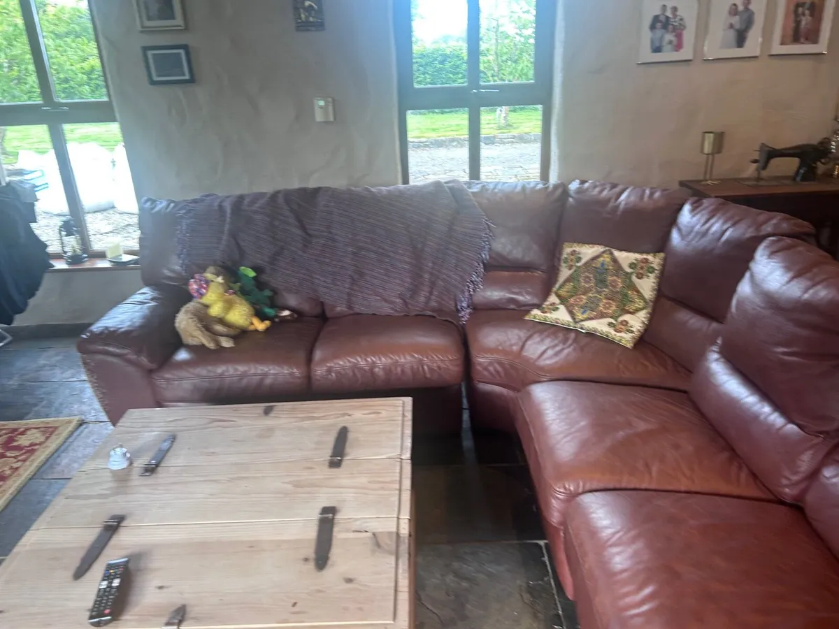 Leather suite - Image 2