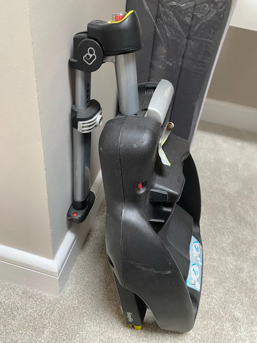 ISO fix car seat free to take away - Image 2