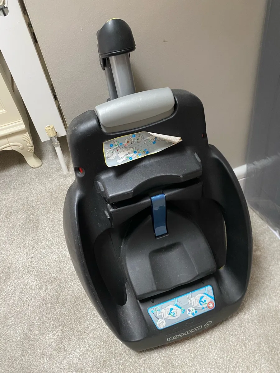 ISO fix car seat free to take away - Image 3