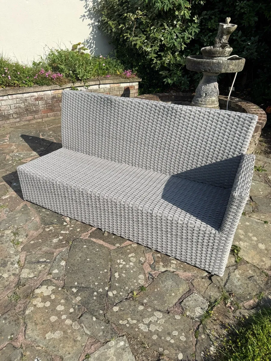 Rattan Garden Furniture - Image 4