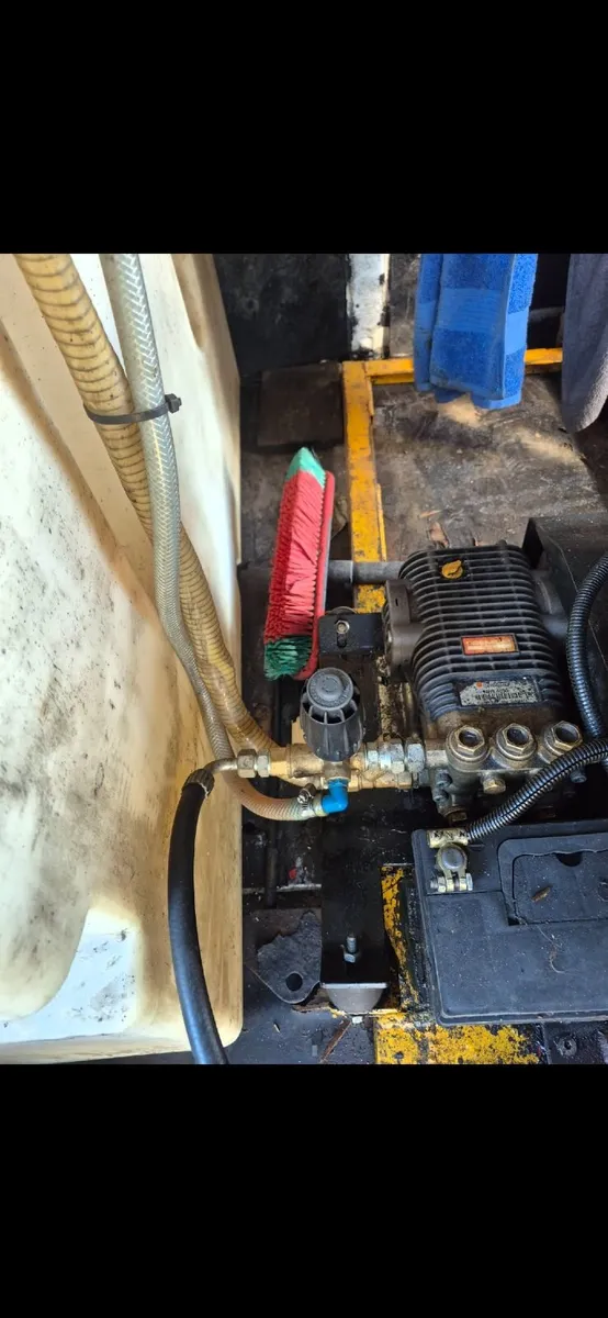 Yanmar L100 v pressure washer and tank - Image 4