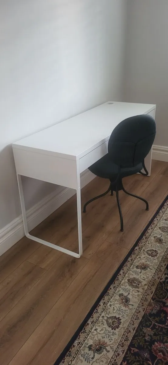 Desk - Image 3