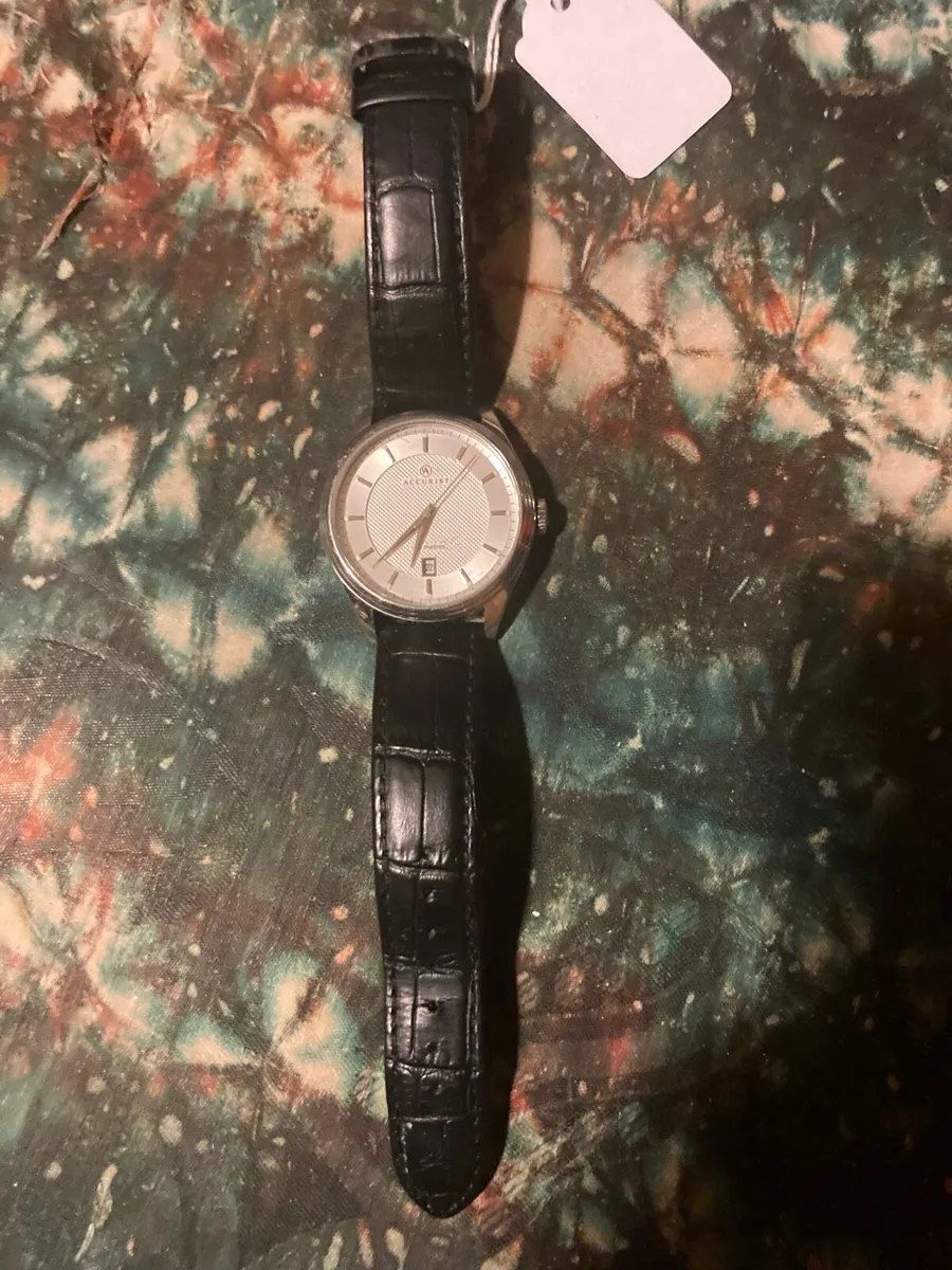 Accurist men’s watch free postage - Image 1