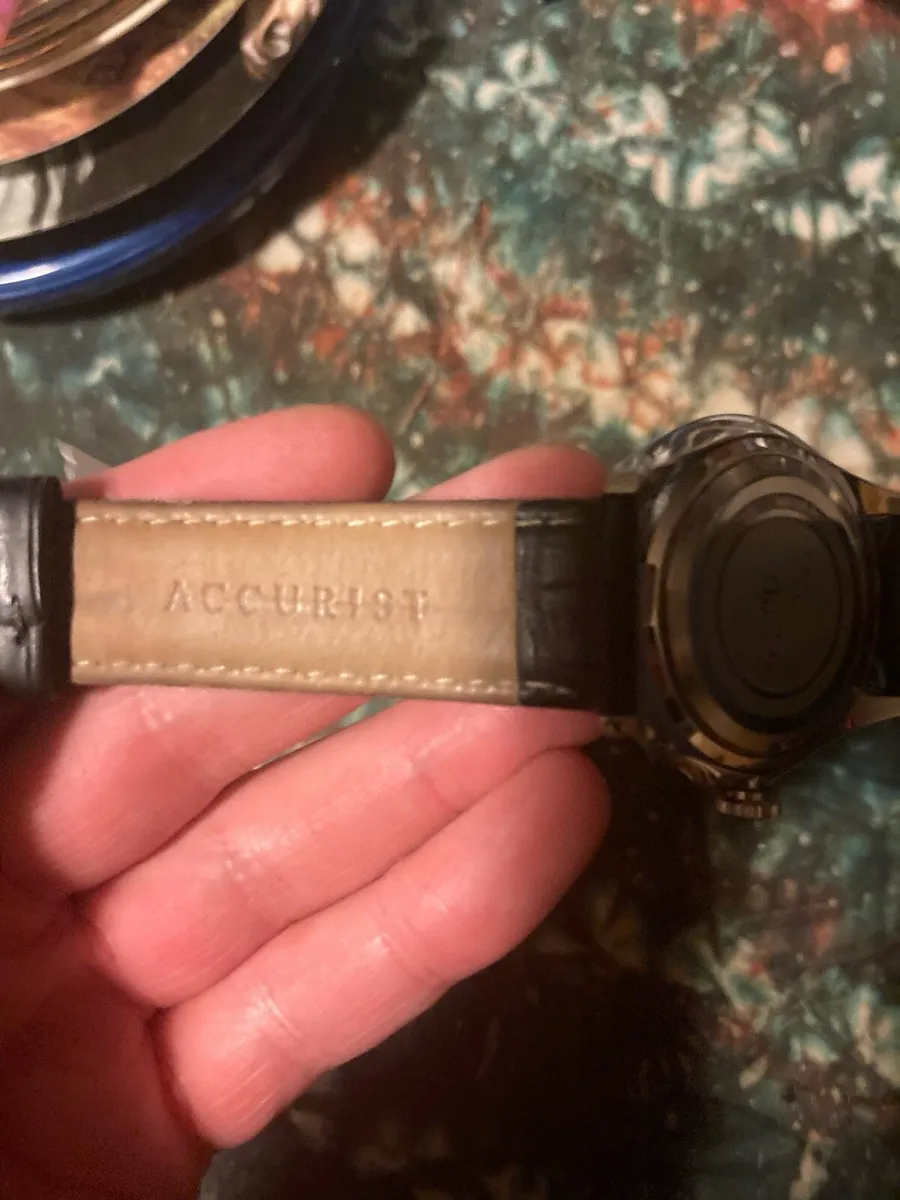 Accurist men’s watch free postage - Image 3