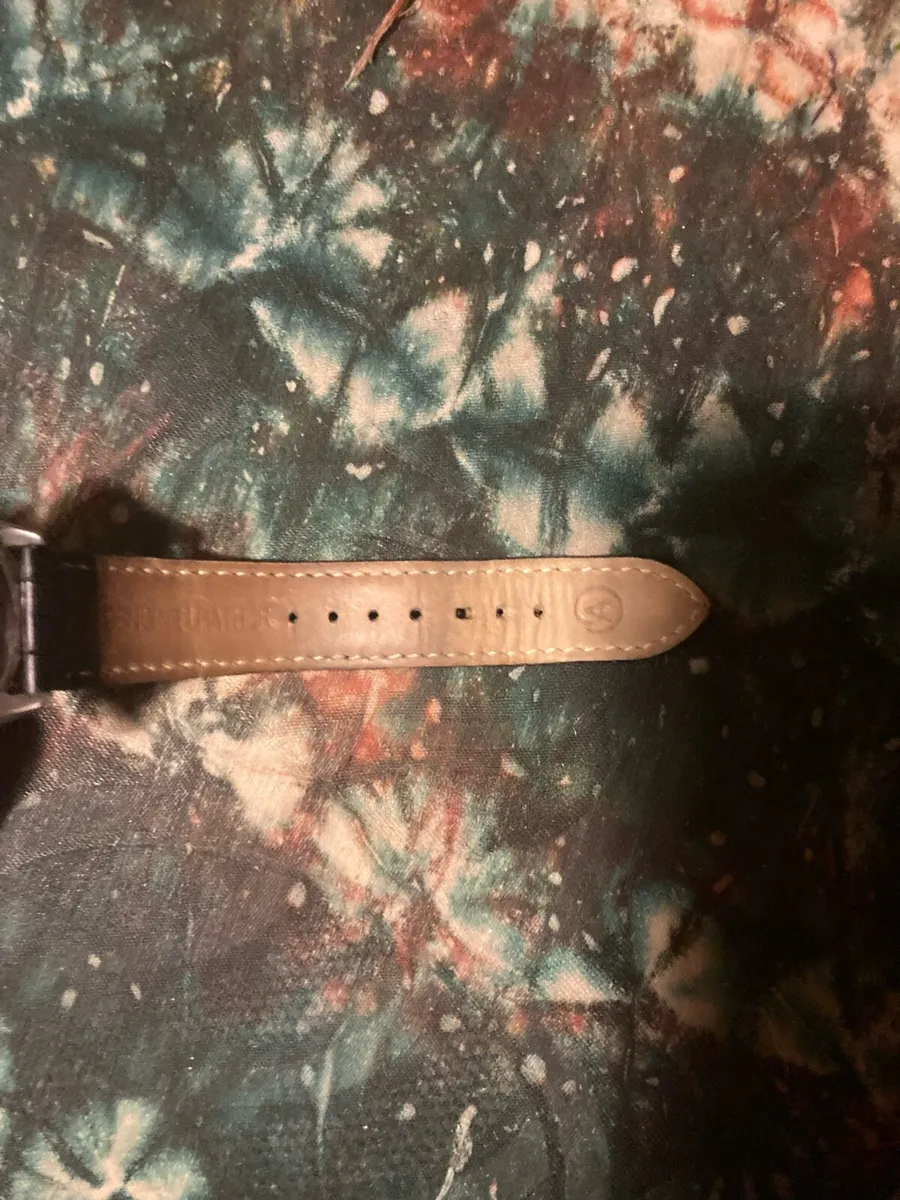 Accurist men’s watch free postage - Image 4