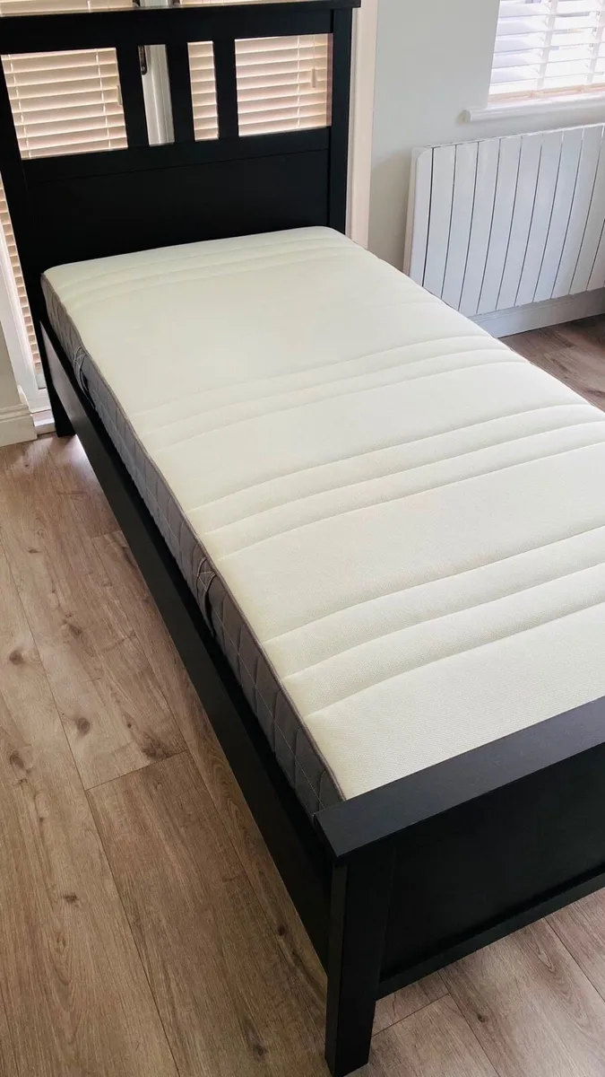 Bed - Image 1