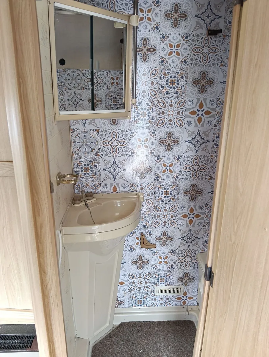 Caravan - Image 4