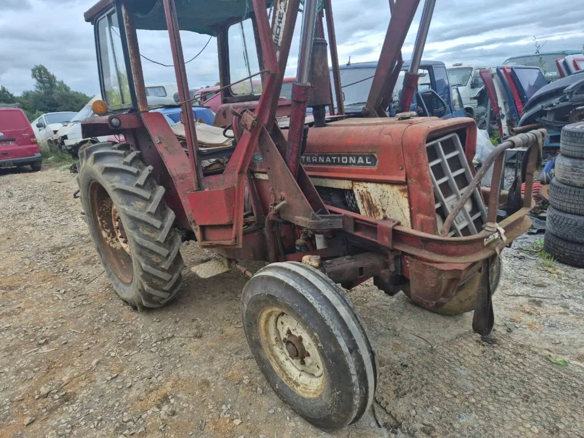 International 454 tractor - Image 2