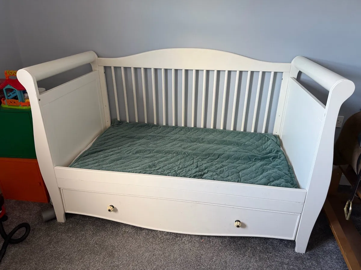 Cot/bed - Image 2