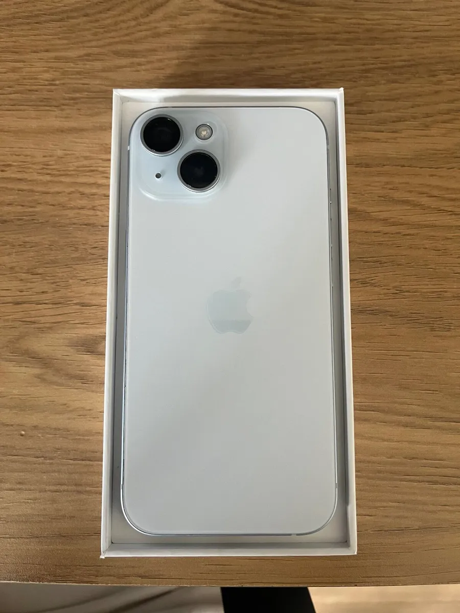 iPhone 15 128gb (New Battery) - Image 2