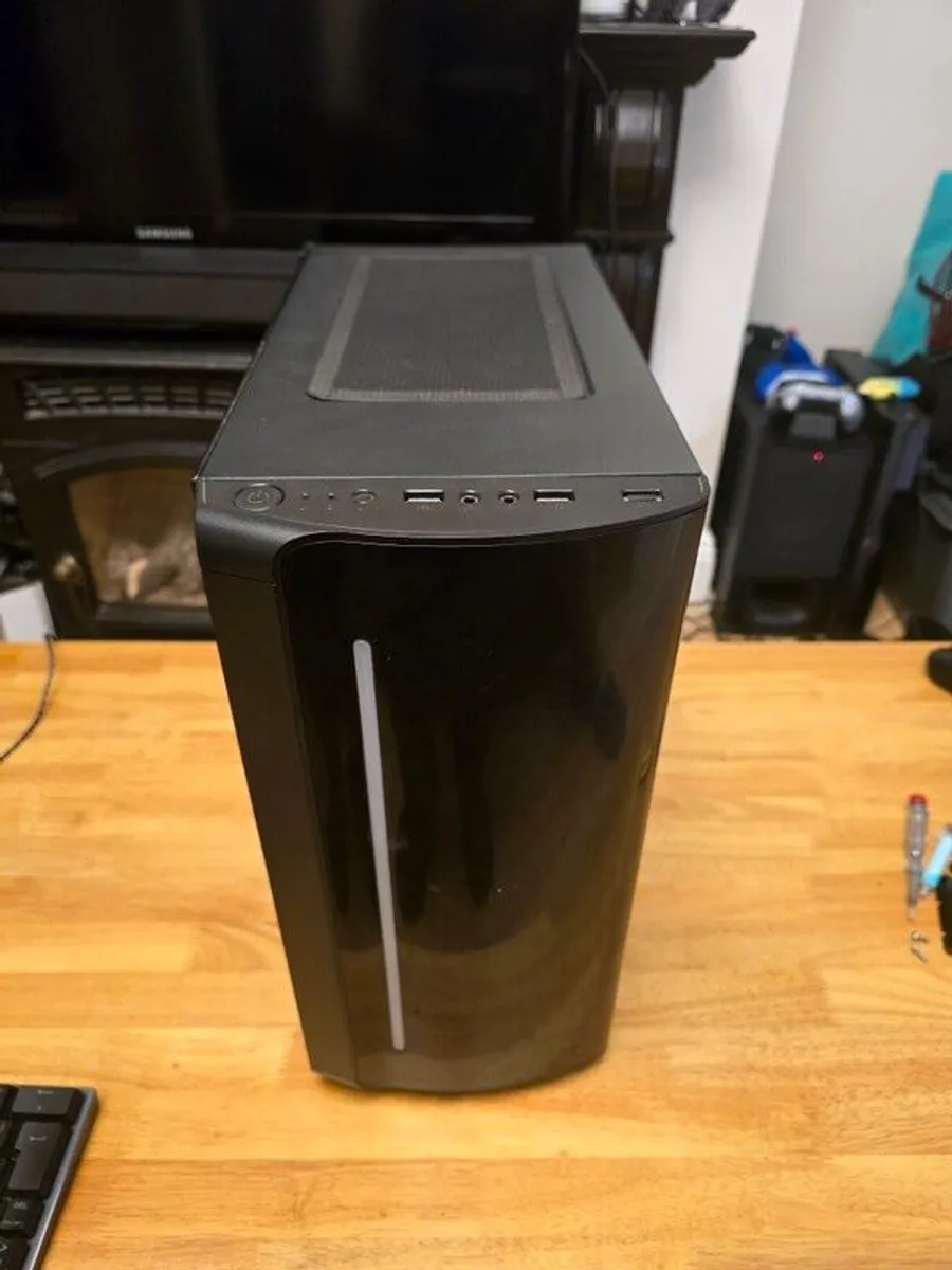 Budget Gaming & Office PC - AMD Ryzen 5 3400G / 16GB RAM / 256GB Crucial SSD / 650W PSU - Image 4