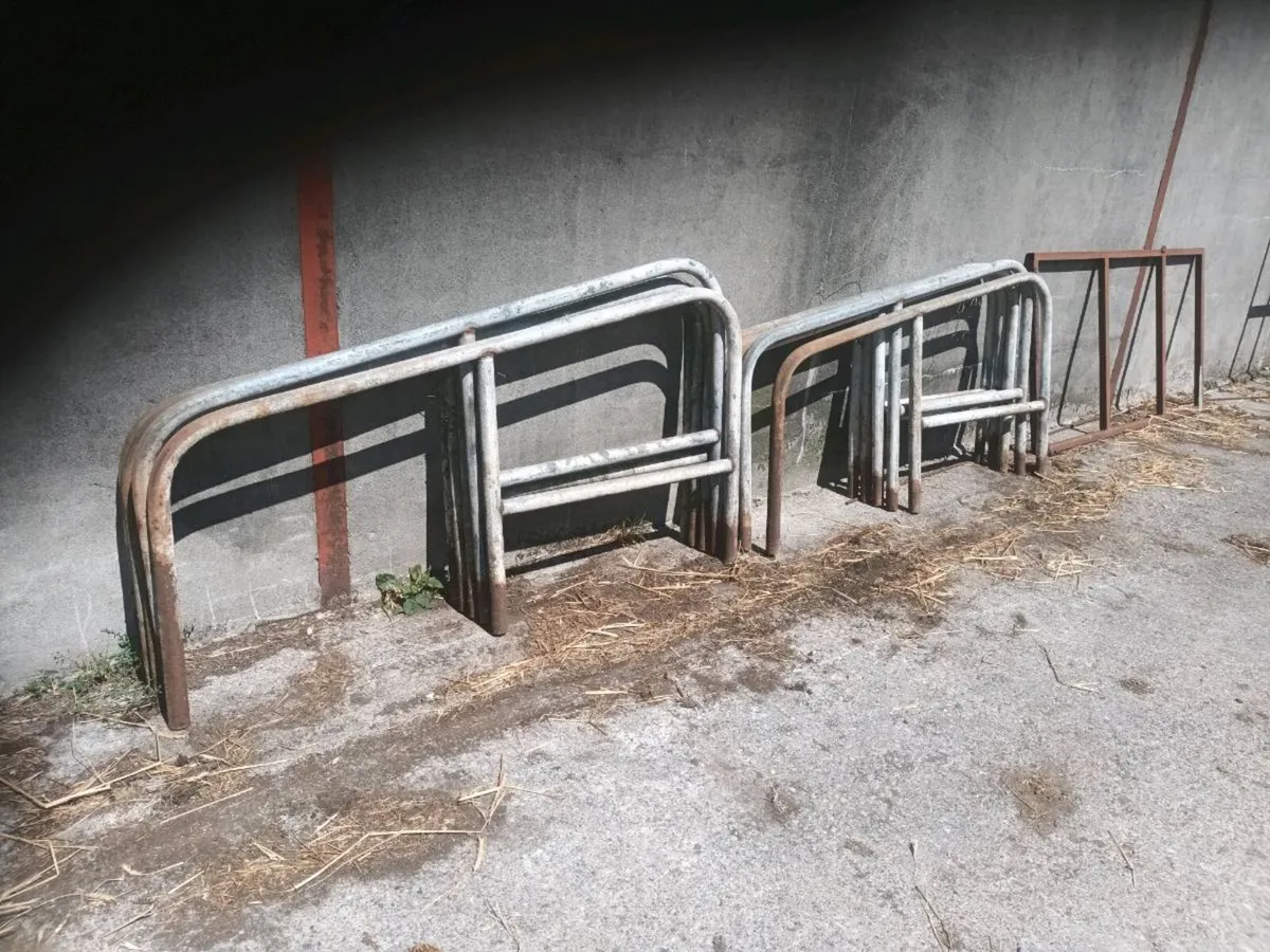 20 S/H cubicles for sale - Image 1
