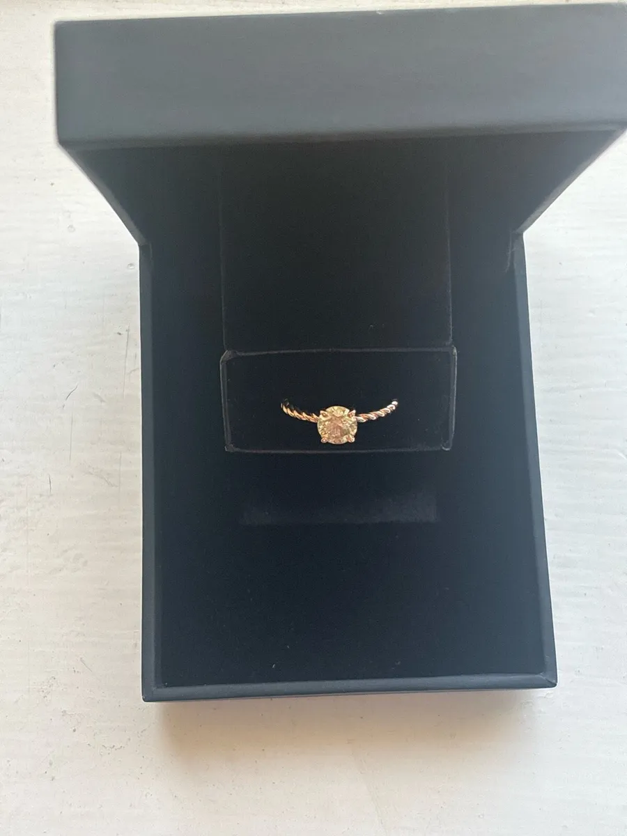 14k Diamond Ring - Image 1