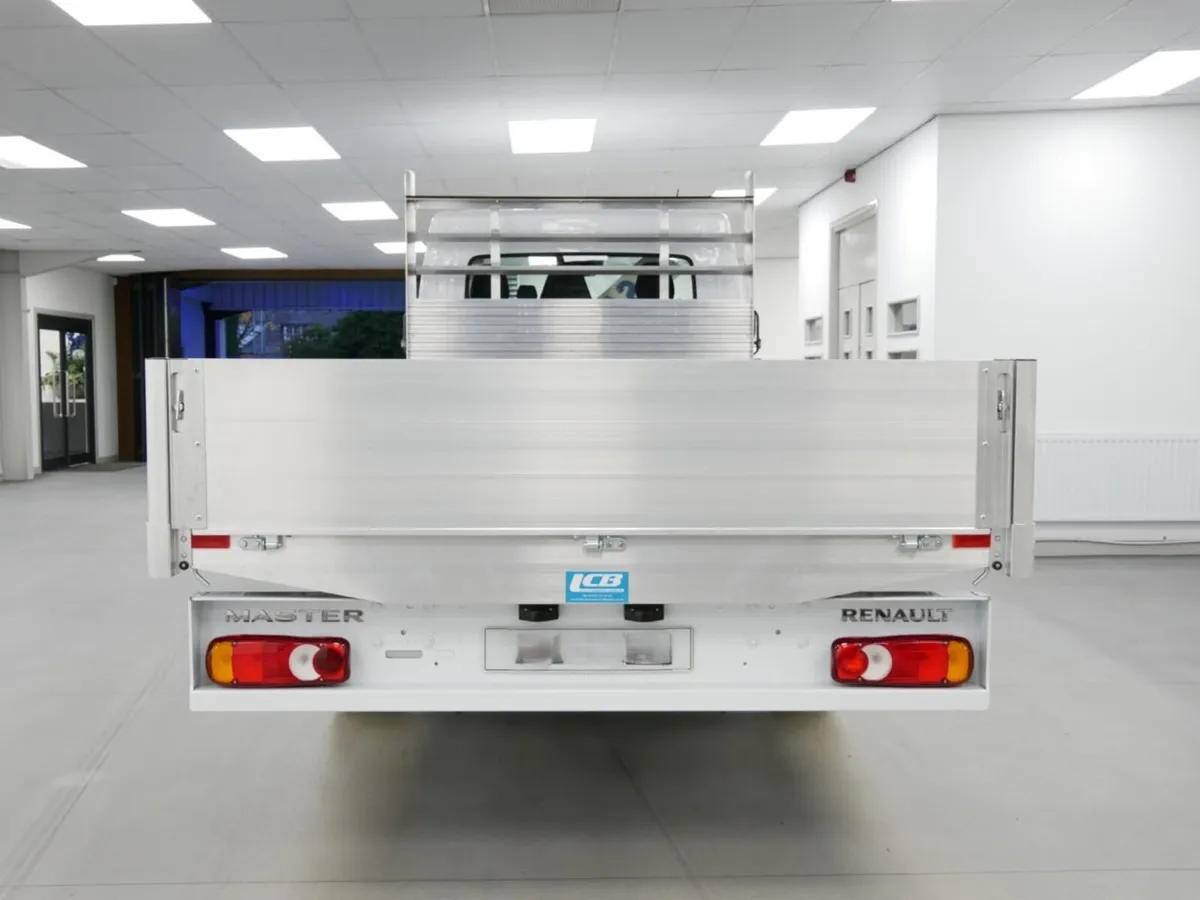 VB - 2026 Renault Master Dropside Van - Image 3