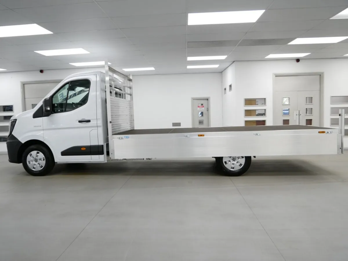 VB - 2026 Renault Master Dropside Van - Image 3