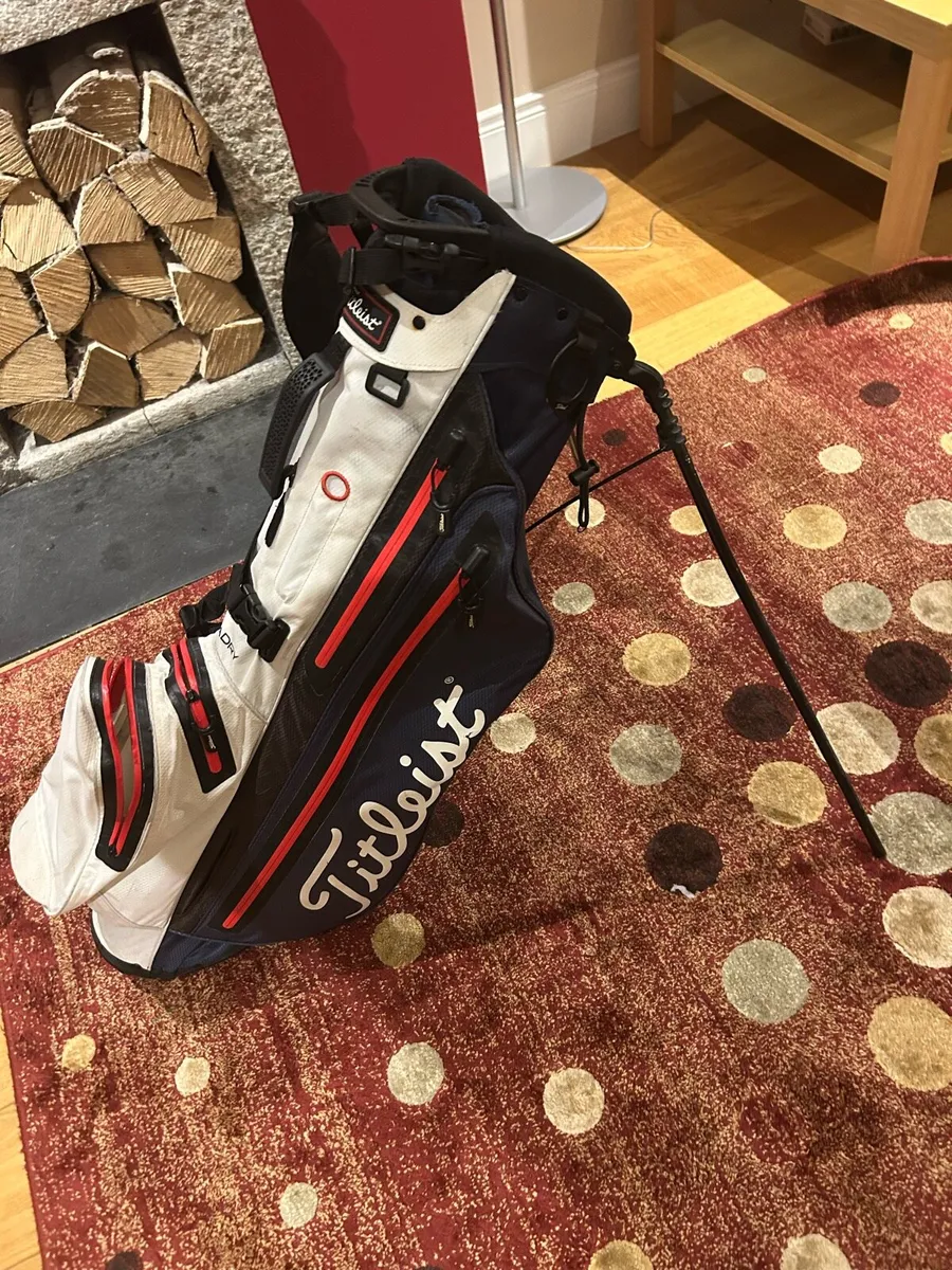 Titleist Players 4 Stadry golf bag - Image 1