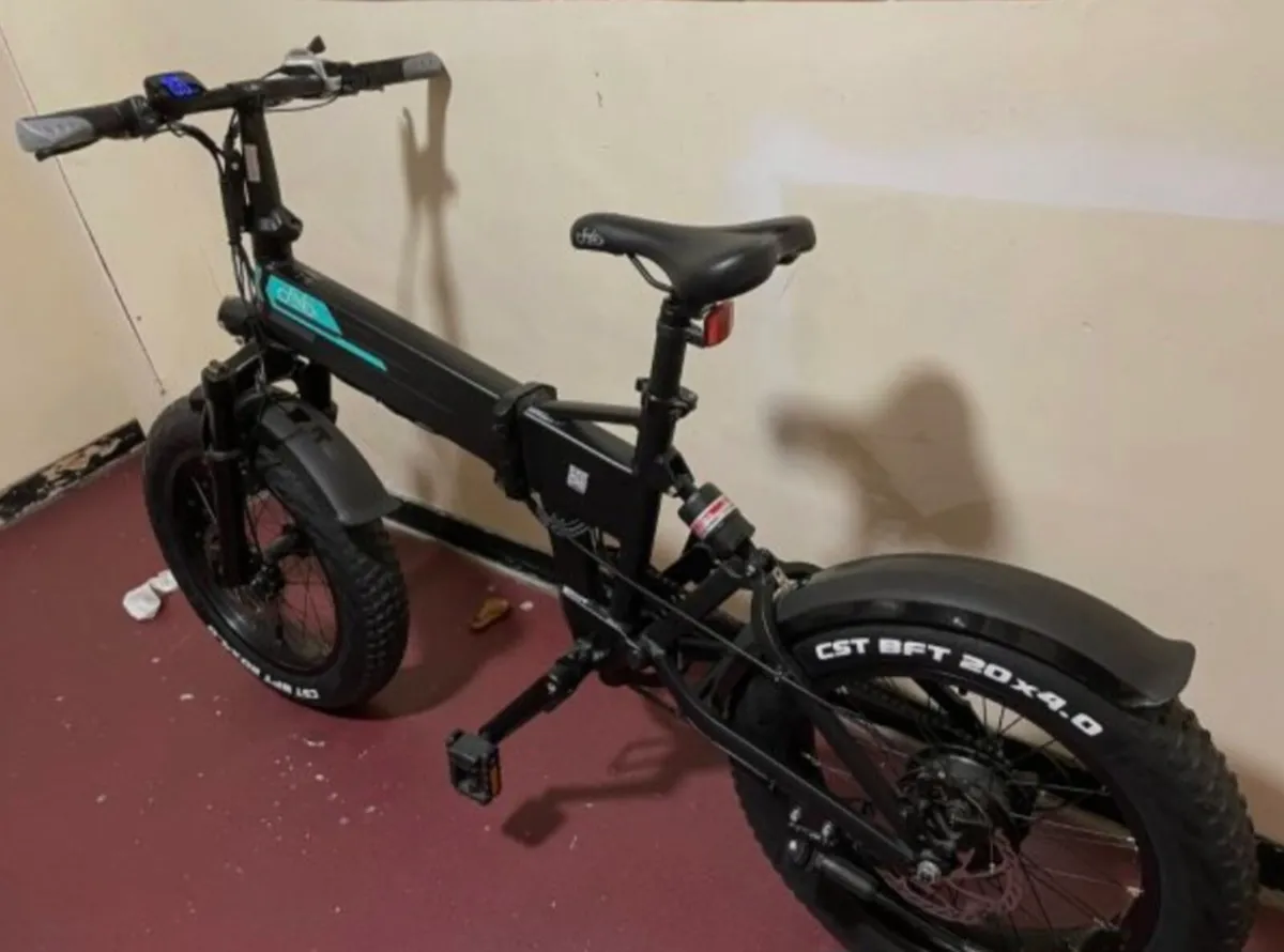 FIIDO M1 PRO ELECTRIC BIKE NEEDS A TUBE FOR THE BA - Image 2