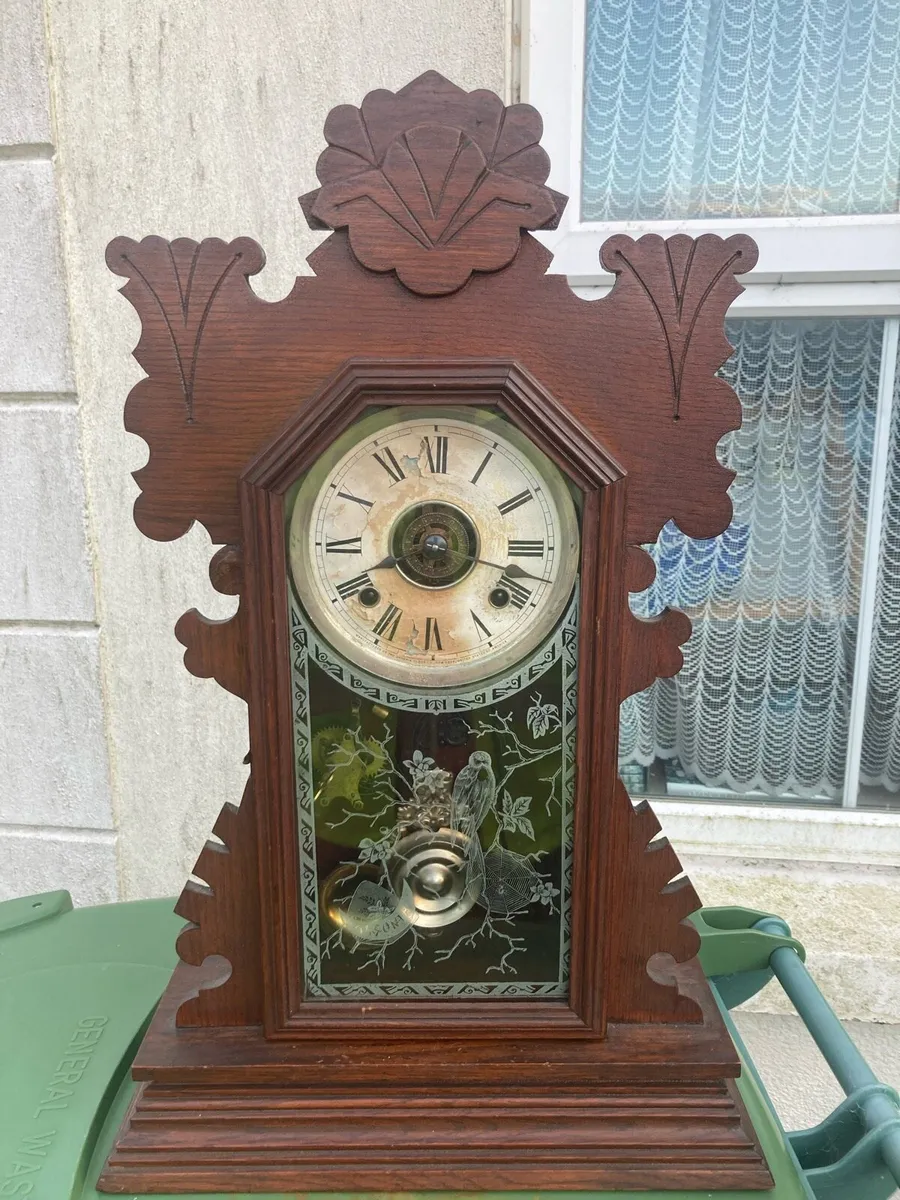 Rare gingerbread clock free postage - Image 1