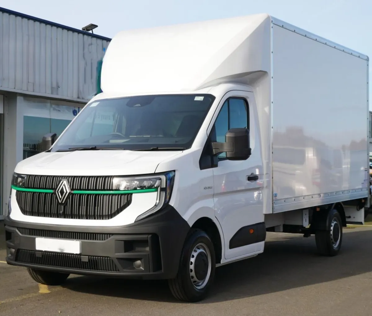 VB - 2026 Renault Master Luton Box Van - Image 1