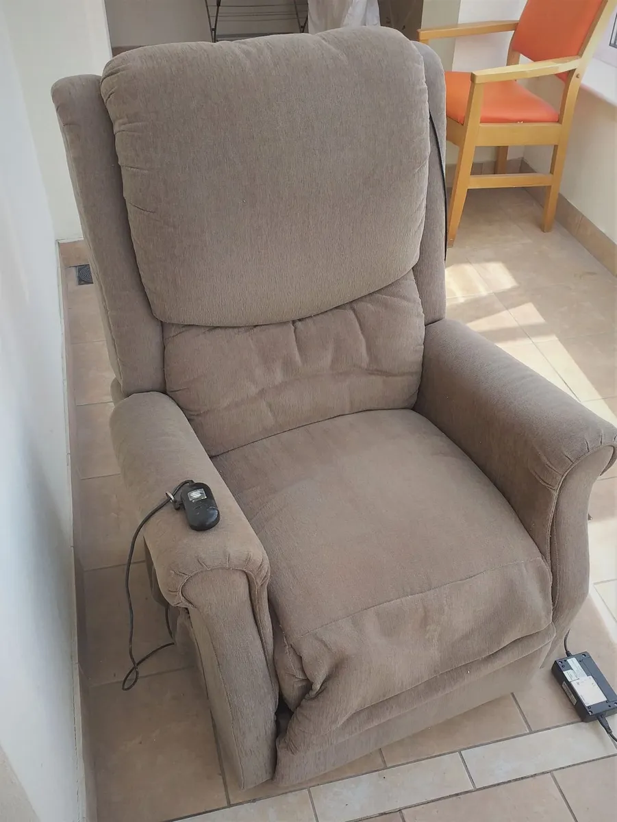 Electric Reclining  Armchair - Image 1