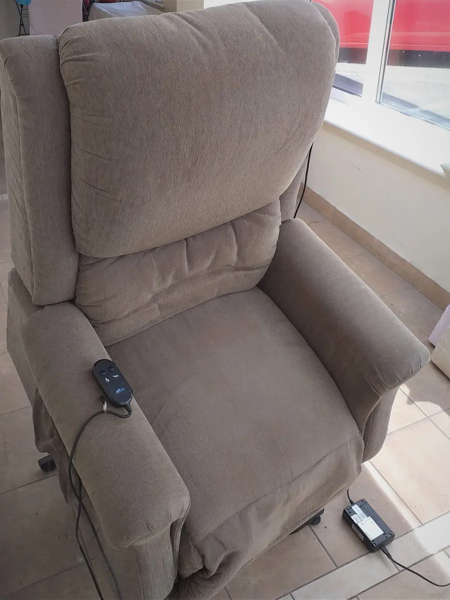 Electric Reclining  Armchair - Image 3