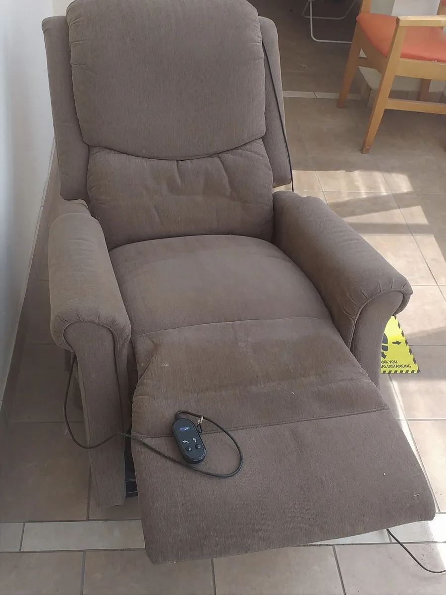 Electric Reclining  Armchair - Image 4